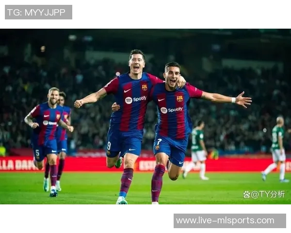 GQ评选年度最具创新与跨界合作的球衣米兰巴萨双双入围