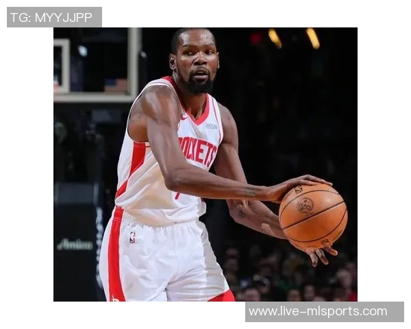 杜兰特称抢下18个前场板是取胜关键强调进攻回合的重要性 杜兰特称抢下18个前场板是取胜关键强调进攻回合的重要性