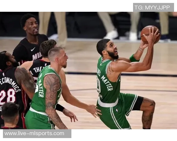 文班在下半场遭遇严防与犯规困扰仍拼出22分8板4助2帽展现实力 文班在下半场遭遇严防与犯规困扰仍拼出22分8板4助2帽展现实力