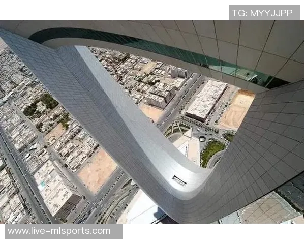 沙特摩天大楼球场竟是AI合成视频引发5000万人关注与热议 沙特摩天大楼球场竟是AI合成视频引发5000万人关注与热议