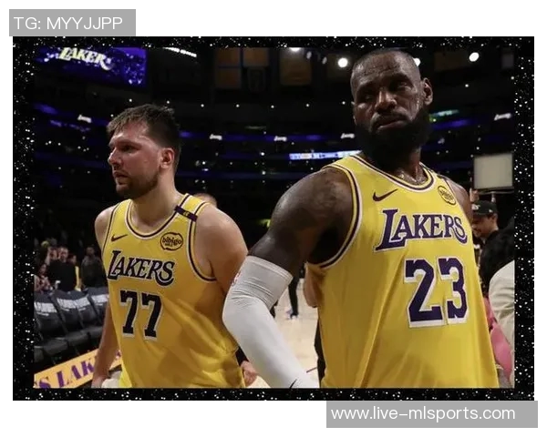 詹姆斯本周将与南湾湖人队合练今日未安排训练活动 詹姆斯本周将与南湾湖人队合练今日未安排训练活动