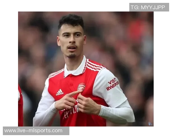 马丁内利庆祝球队八连胜成功晋级16强全员表现亮眼展现实力