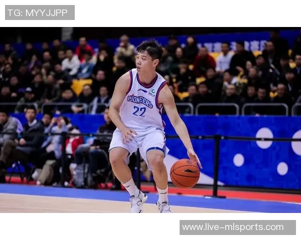 华子自信应对对手包夹策略透露应变之道与比赛心态 华子自信应对对手包夹策略透露应变之道与比赛心态